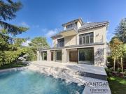 Neues Familiendomizil mit Pool