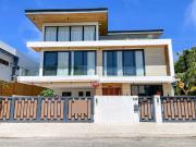 Sophisticated Modern Contemporary House and Lot For Sale...
