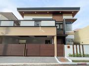 Sophisticated Modern Contemporary House and Lot For Sale...