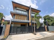 Sophisticated Modern Duplex For Sale in Congressional...