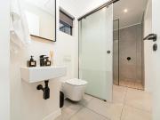 Sophisticated Modern Living in The Emerald!