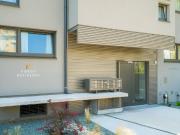 Sophisticated new studio including bathtub, balcony and...