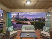 Sophisticated Riverside Living in a Landmark South...
