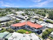 Sophisticated top floor apartment in centre of Buderim