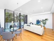 Beautifully Designed Apartment Offers Ideal Low...