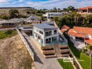 LUXURY COASTAL LIVING