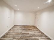 South Norwood Hill, London, SE25 3 bed apartment to rent...