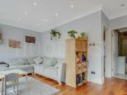 Southview Avenue, London, 2 Bedroom Maisonette