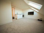 Southville bright and cozy one bed loft flat