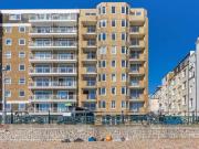 Spa Court, Hove 2 bed flat to rent £2,995 pcm £691 pw