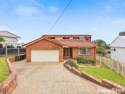 Space, Character & Sunset Views in High East Tamworth