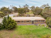 Space, Scenery & Serenity in the Emu Bottom Estate