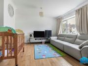 Spacial 4 bedroom house in Mill Hill Boardwy