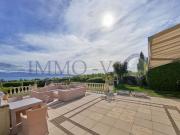 SPACIEUSE AVEC JARDIN, PISCINE ET VUE LAC