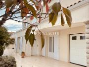 SPACIEUSE VILLA FAMILIALE PROCHE PLAGE & COMMERCES