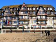 SPACIEUX 4/5 PIÈCES DE 100,10 M2 AVEC BALCON VUE MER