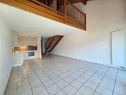 Spacieux appartement de 2.5 pièces en duplex avec balcon Spacieux appartement de 2.5 pièces en duplex avec balcon