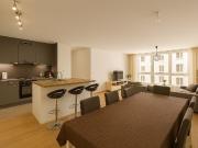 Spacieux appartement de 4.5 pieces proche de toutes les... Spacieux appartement de 4.5 pieces proche de toutes les...