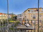 Spacieux appartement de 4 pièces en dernier étage – Nice...