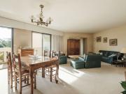 Spacieux appartement familial de 122m² avec balcon et box