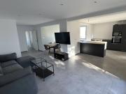 SPACIEUX APPARTEMENT RÉNOVÉ AVEC GARAGE