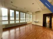 Spacieux et lumineux locaux professionnels au coeur du...