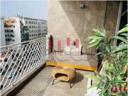 Spacieux moderne terrasse soleil