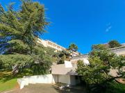 Spacieux studio avec balcon à louer