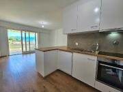 Spacieux studio avec balcon à louer