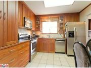 Spaciou and cozy 4 bedroom+2 bath whole house@Langley City