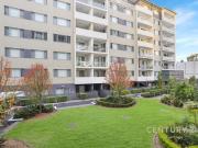 Spacious2 Bedroom unit with Modern Amenities and Garden...