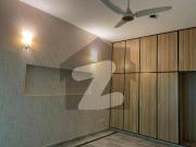 Spacious 10 Marla Dream Bungalow Built With Premium...