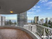 SPACIOUS 130m² OCEAN AND HINTERLAND VIEW RESIDENCE