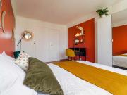 Spacious 16m² bedroom for rent in coliving in Paris