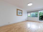 Spacious 1 Bed Flat, Garden, Near Station