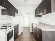 Spacious 1 Bedroom Apartment! Available November 1st!