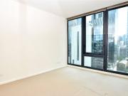 Spacious 1 Bedroom Apartment High In The Sky In...