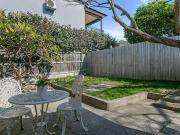 Spacious 1 bedroom apartment Leichhardt/Annandale border!