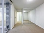 Spacious 1 Bedroom Apartment with Parking in Burwood |...