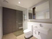 Spacious 1 Bedroom Apartment with Parking North Facing...