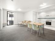 Spacious 2 Bed 1 Carspace in Heart of CBD