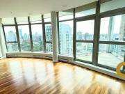 Spacious 2 Bed 2 Bath Sub Penthouse with City & Sea View...