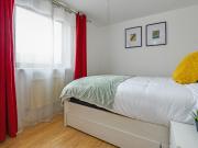 Spacious 2 Bed Flat w/ Parking near Wembley Stadium Has...