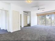 Spacious 2 Bed Gem in Boutique St Kilda Block