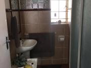 Spacious 2 Bedroom, 2 Bathroom Flat with Balcony in...