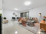 Spacious 2 Bedroom Apartment + Balcony in Prime Location