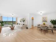 Spacious 2 Bedroom Apartment in a Walk to Everything Locale