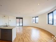 Spacious 2 Bedroom Apartment in the Heart of Collingwood!