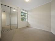 SPACIOUS 2 BEDROOM APARTMENT walk to train station