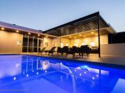 Spacious 2 Bedroom Apartment with 2 Parking and River...